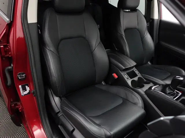 Nissan Qashqai 1.2 Tekna Aut- 360 Camera, Lane Assist, Sfeerverlichting, Stoelverwarming, Privacy Gl...