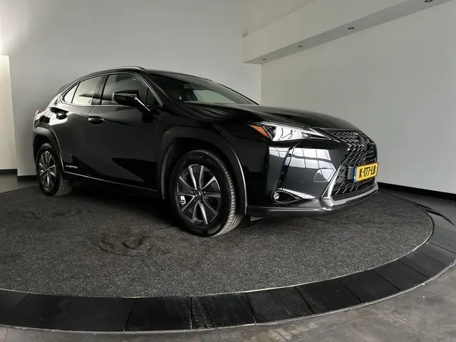 Lexus UX 300e Business 54 kWh Elektrisch Rijden in Stijl | Nette auto | Apple Carplay / Android Auto