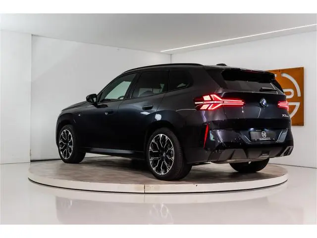 BMW X3 30e xDrive M-Sport 299PK | Sophisto | Glow | Pano | Harman/Kardon | Sfeer | 360 | VOL! Fabrie...
