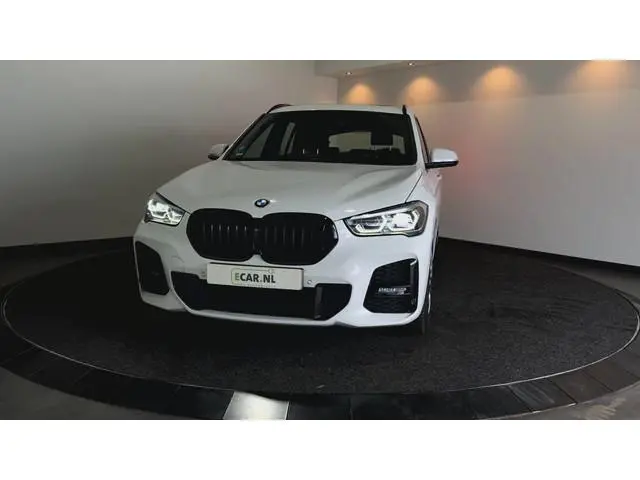 BMW X1 xDrive25e eDrive Edition M-Sport Panodak, leder, camera, HiFi, HUD, Spiegelpakket