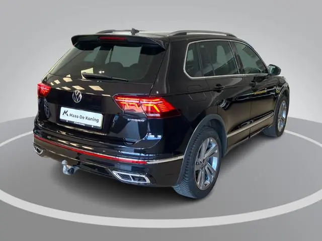 Volkswagen Tiguan 1.4TSI eHybrid 245pk R-Line Business+ · Trekhaak · Navigatie · Apple/Android · Cam...