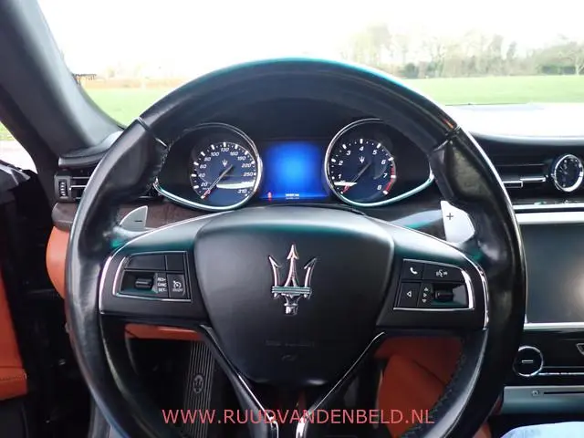 Maserati Quattroporte