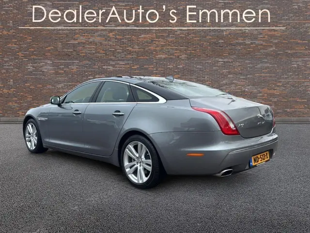 Jaguar XJ 3.0 V6D LEDER PANODAK LMV 121000KM!