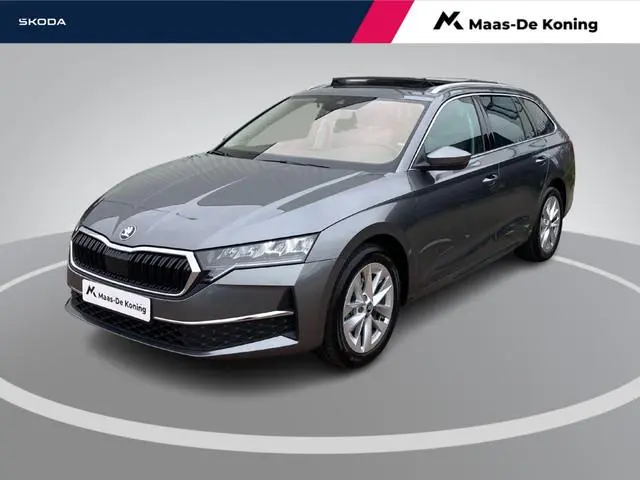 Skoda Octavia Combi 1.5TSI/150PK MHEV FL Design DSG · Panoramadak · Camera + Parkeersensoren · Apple...