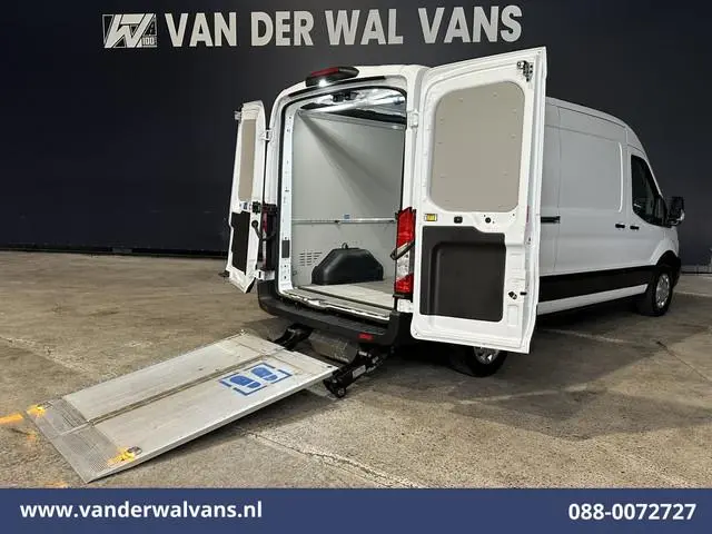 Ford Transit 2.0 TDCI 131pk L3H2 ** Laadklep ** Euro6 Airco | Camera | Navigatie | Apple Carplay | A...
