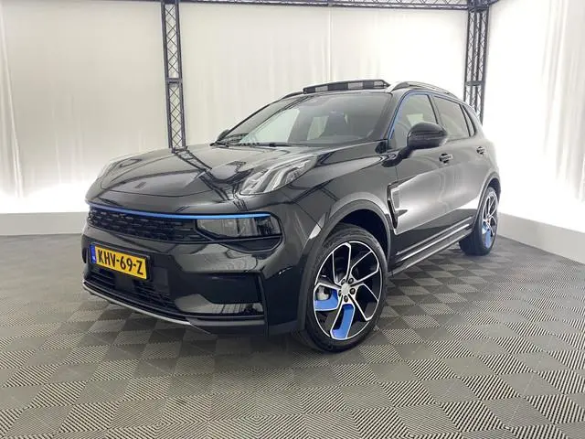 Lynk & Co 01