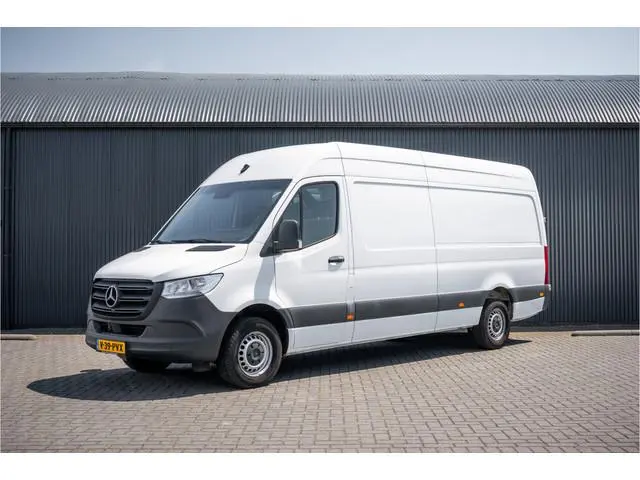 Mercedes-Benz Sprinter 317 CDI L3H2 | 170 PK | Automaat | Camera | Mbux | Cruise | PDC | Trekhaak