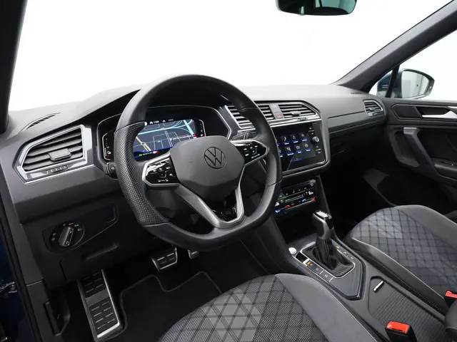 Volkswagen Tiguan 1.4 TSI eHybrid 245 pk DSG R-Line | Panoramadak | Adaptief onderstel | 360 Camera...