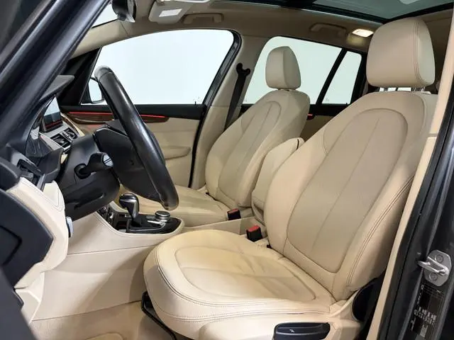 BMW 2-serie Gran Tourer 220i 7p. High Executive Navigatie Lederen bekleding Climate control