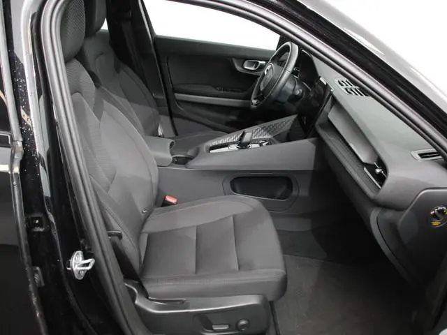 Polestar 2 Standard Range Single Motor 69 kWh DEMO ! 360* Camera Dab Led Verwarmde voorstoelen Navig...