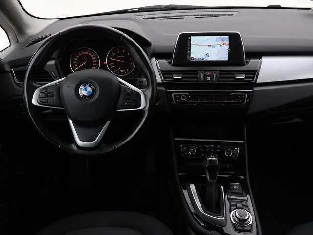 BMW 2-serie Active Tourer 218i 136 PK AUT. + PANORAMA | STOELVERWERMING | NAVIGATIE