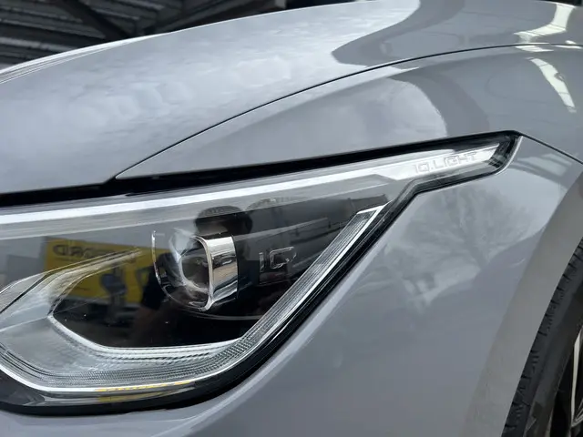 Volkswagen Golf 1.5 TSI Life | ACC | PDC | IQ-light | Memory | Stoelverw./massage | Getint glas |