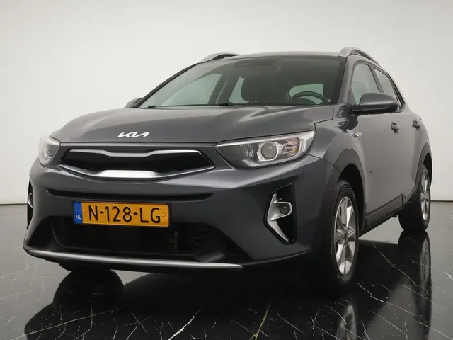 Kia Stonic 1.0 T-GDi MHEV DCT7 120PK DynamicLine Navi Pack Automaat - Navigatie - Camera - Climate c...