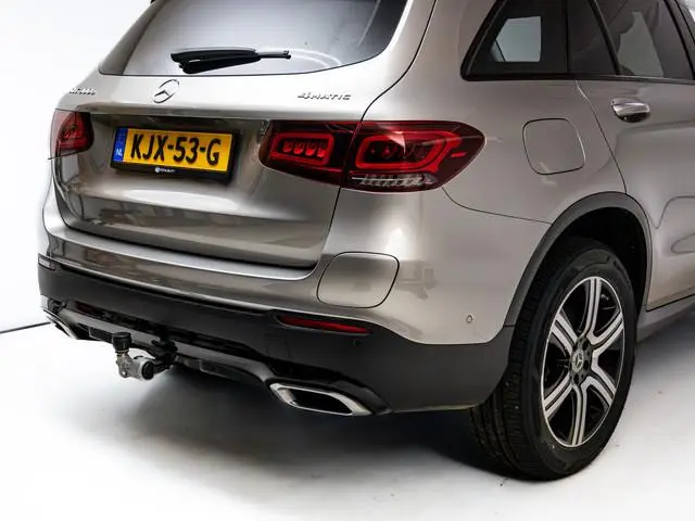 Mercedes-Benz GLC-klasse 300e 4MATIC Bus. Solution Lux. | Pano | Luchtvering | Leer | Adaptive cruis...