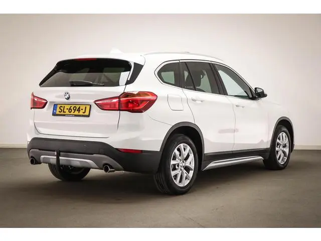 BMW X1 xDrive20i High Executive | AUDIO MEDIA PACK | PANORAMADAK | HEAD UP | STOELVERWARMING | TREKH...