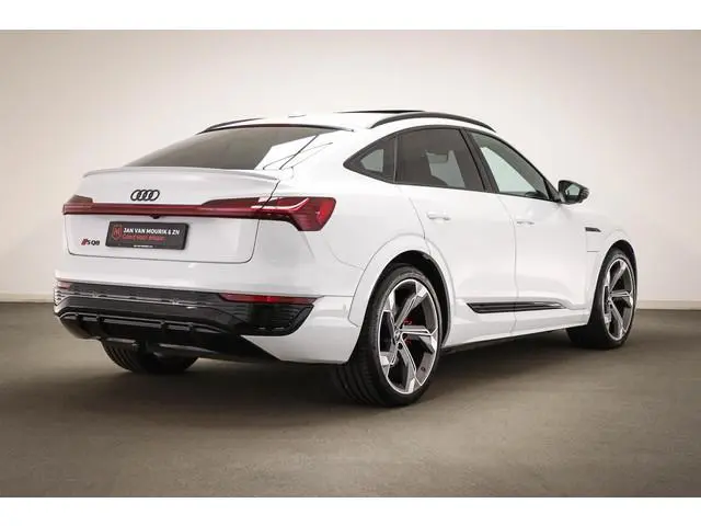 Audi Q8 Sportback e-tron S quattro SQ8 115 kWh | Panoramadak | Bang en Olufsen | Luchtvering | Trekh...