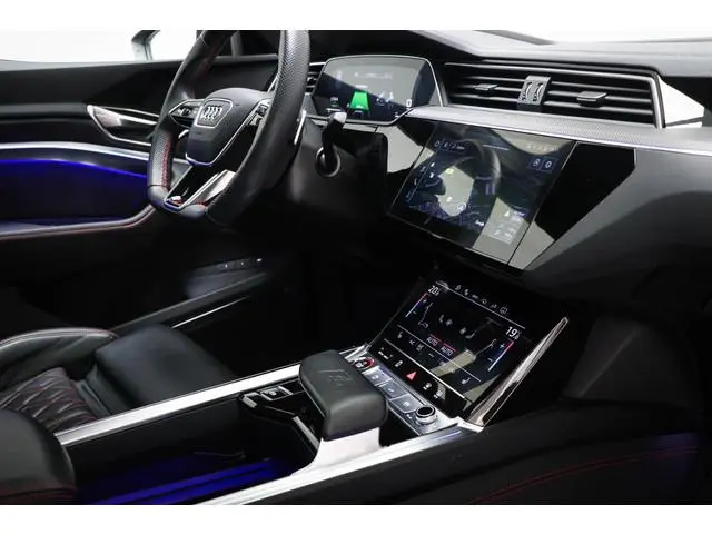 Audi Q8 Sportback e-tron S quattro SQ8 115 kWh | Panoramadak | Bang en Olufsen | Luchtvering | Trekh...