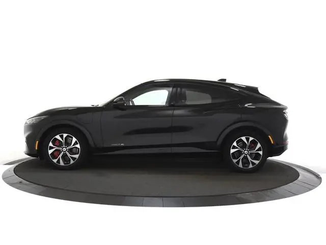 Ford Mustang Mach-E AWD 75 kWh Panoramadak / Trekhaak / SOH 95%