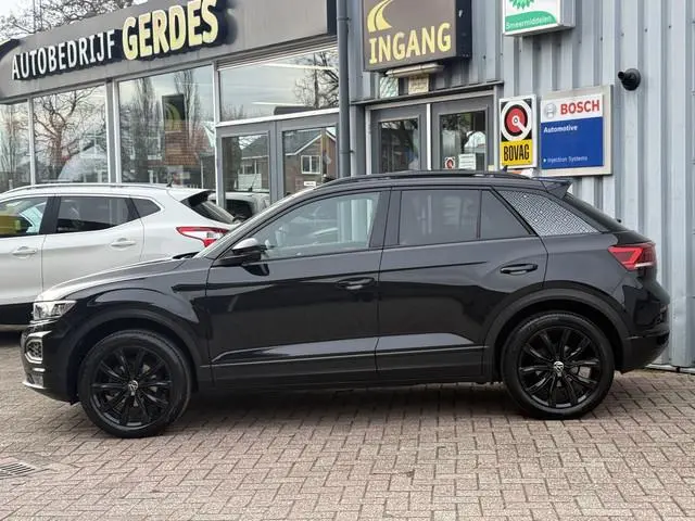 Volkswagen T-Roc 1.5 TSI Sport. | AUTOMAAT | PANO | CAMERA | VIRTUAL COCKPIT | NAVI |