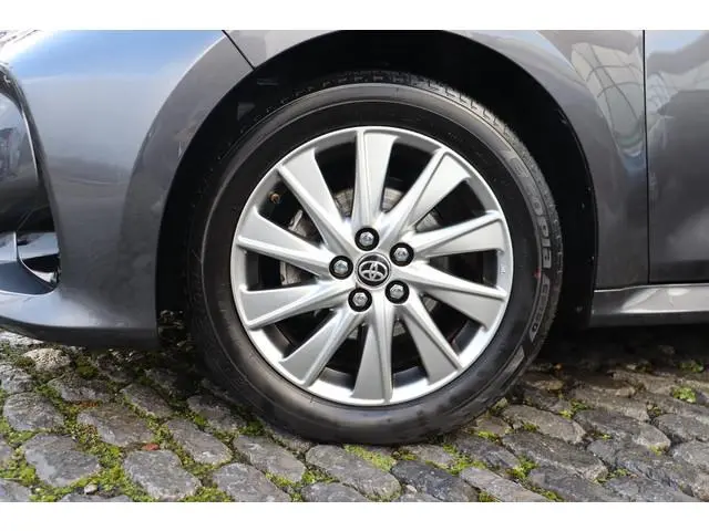 Toyota Yaris 1.5 VVT-i Dynamic Limited, Stoel & Stuurverwarming , Adaptieve Cruise control, Parkeerc...