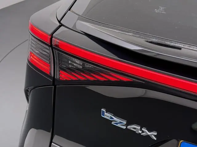 Toyota bZ4X Dynamic 71 kWh | LEKKER COMPLEET EN RIJKLAAR GEPRIJSD incl. 10 jr. TOYOTA GARANTIE