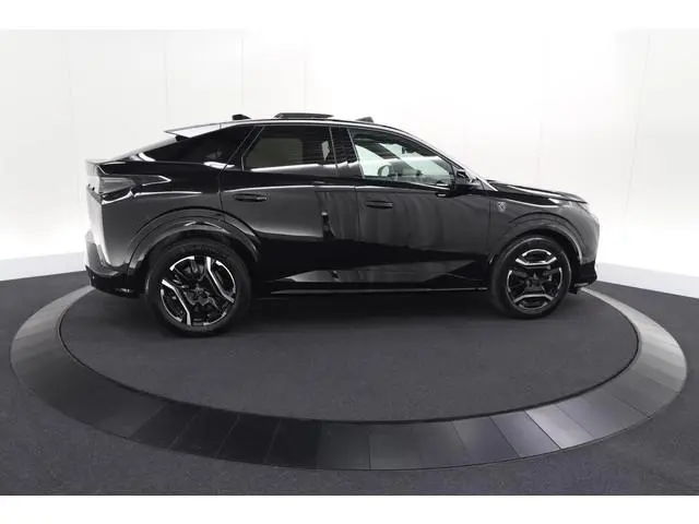 Peugeot e-3008