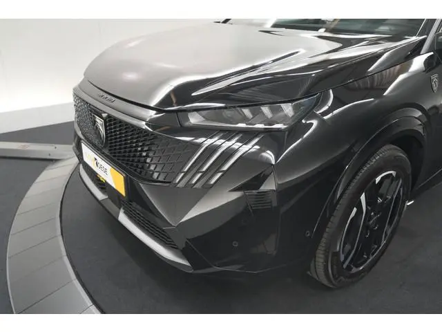 Peugeot e-3008