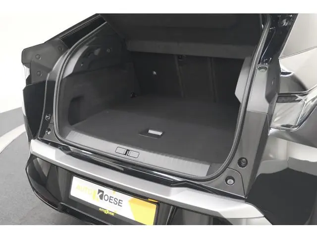 Peugeot e-3008