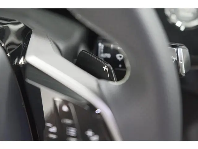 Peugeot e-3008