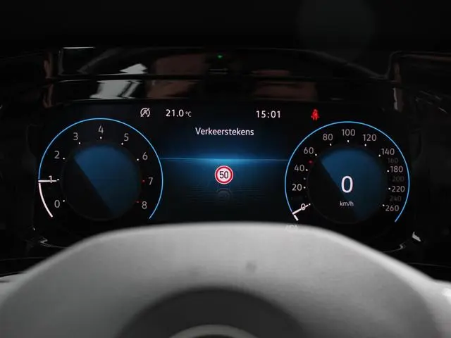 Volkswagen Golf Variant 1.0 TSI 110pk Life Digitale Cockpit Lichtmetalen Velgen Sfeerverlichting Cru...