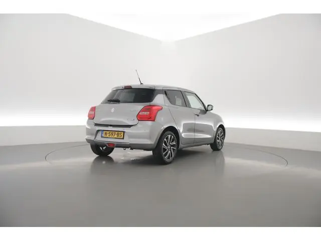 Suzuki Swift 1.2 Style Smart Hybrid | Camera | Adapt. Cruise | Dodehoek | Stoelverw. | NAV+Carplay |...