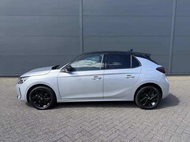 Opel Corsa 100pk GS (Camera - Keyless Entry - LED - Automatische Airco - Navigatie - Apple Carplay -...