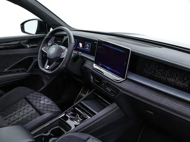 Volkswagen Tayron 1.5 eHybrid 204pk DSG R-Line Edition  · SOH 100% · Panoramadak · 360 Camera · Inkl...