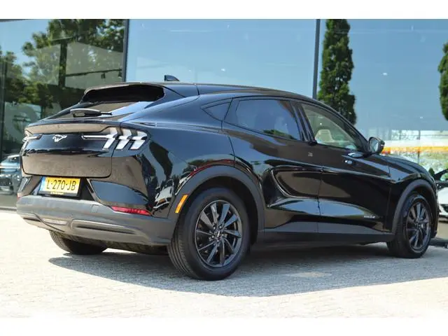 FORD MUSTANG MACH-E EXTENDED RWD 98 kWh SOH 93.5% | PANO | CARPLAY | CAMERA | WINTERPACK | LEDER | D...