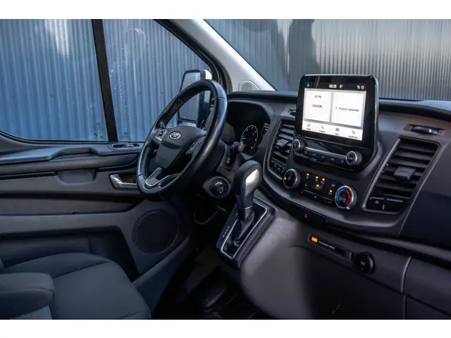 Ford Transit Custom L2H1  | 130pk | Automaat | LED | Camera | Stoelverw. | Cruise | Airco