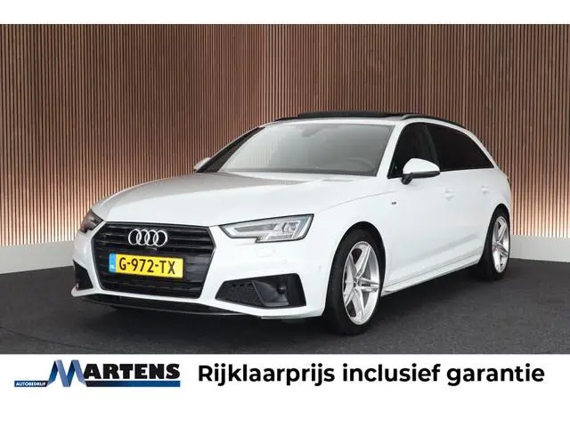 Audi A4 Avant 40 TFSI 190pk Sport S line black edition Trekhaak 360Camera Panoramadak Stoelverwarmin...