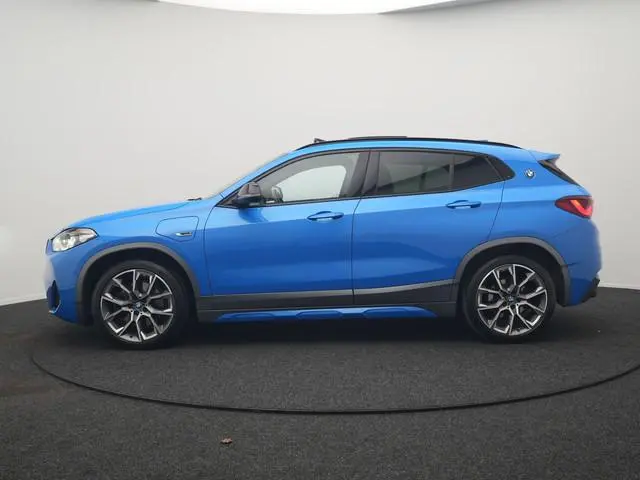 BMW X2 xDrive25e M Sport X PHEV 220pk Dealer O.H. | Trekhaak Afn. | Panodak | Adaptive Cruise | Head...