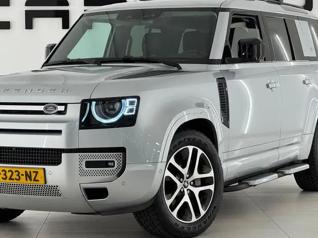 Land Rover Defender 2.0 P400e 110 HSE