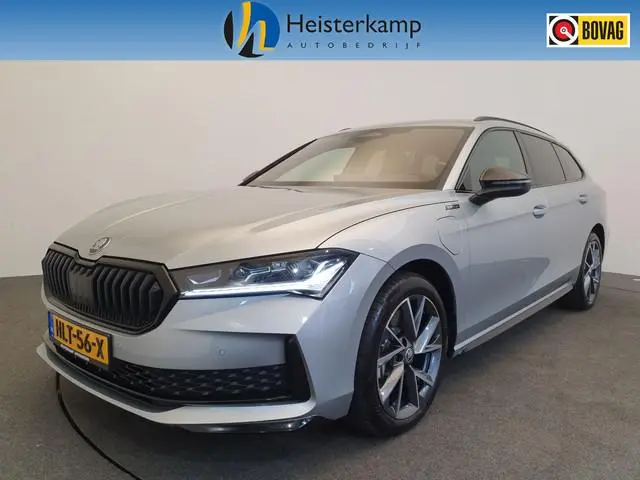 ŠKODA Superb Combi 1.5 TSI 204pk DSG/AUT PHEV Sportline Wegklapbare Trekhaak, Camera, Winterpakket