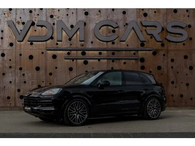 Porsche Cayenne 3.0 E-Hybrid | PASM | Soft-Close | Panorama | Chrono | 18-Weg | 360 | HUD | BOSE |