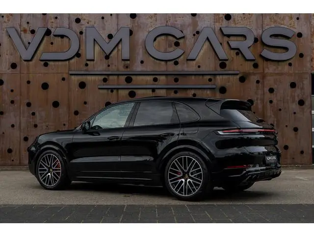 Porsche Cayenne 3.0 E-Hybrid | PASM | Soft-Close | Panorama | Chrono | 18-Weg | 360 | HUD | BOSE |