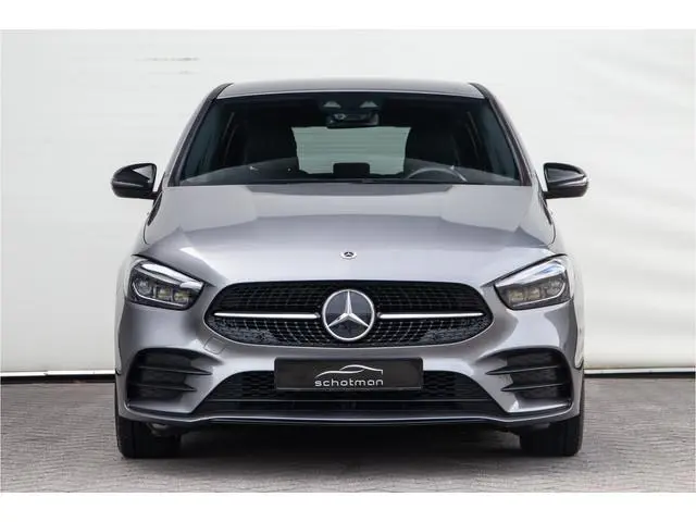 Mercedes-Benz B-klasse 250 e AMG Night Edition, Widescreen, Trekhaak, Camera, Hybride