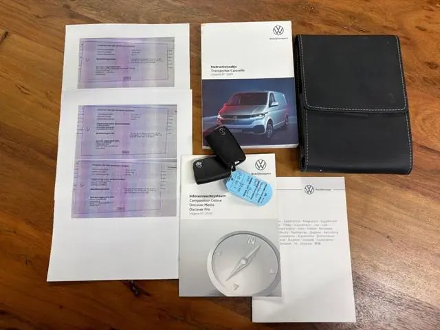 Volkswagen Transporter 2.0 TDI 150PK Automaat Bulli Edition L1H1 GB / Dubbele schuifdeur / Dealer on...