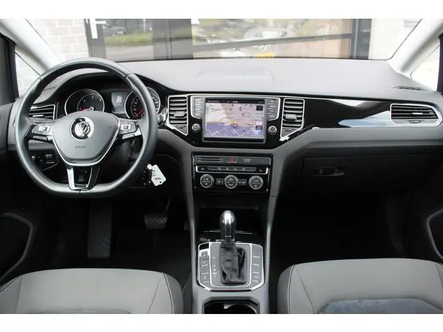 Volkswagen Golf Sportsvan 1.6 TDI Highline / Panoramadak / Automaat / Navigatie / N.A.P.