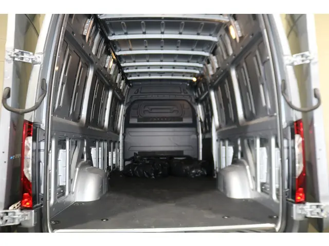 Mercedes-Benz eSprinter 320 L3 H2 Pro 81kWh