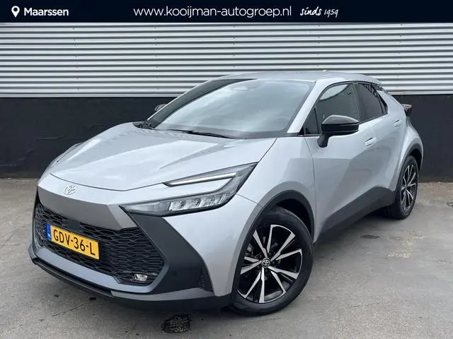 Toyota C-HR 1.8 Hybrid 140 Dynamic Dodehoek detectie, achteruitrij camera, adaptieve cruise control,...