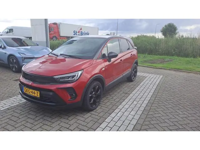 Opel Crossland 1.2 Turbo GS Line | 110pk | Navigatie | 41.000km | 17" Zwarte Velgen | Hoge Instap! |
