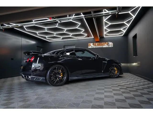 Nissan GT-R
