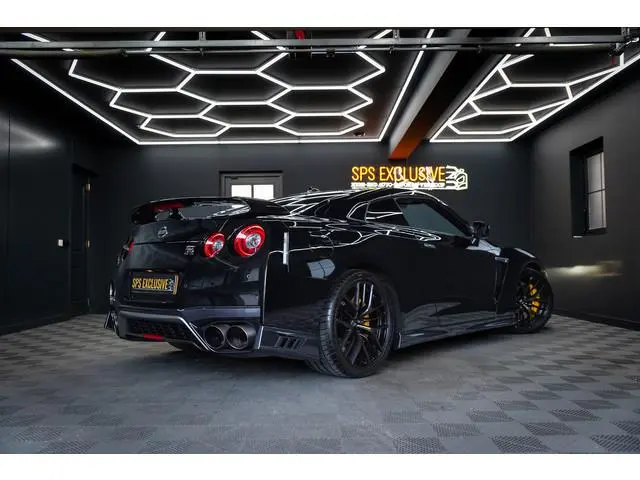 Nissan GT-R