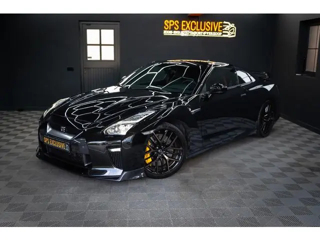 Nissan GT-R